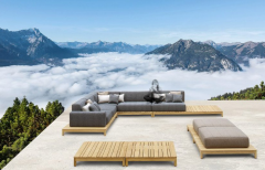 凭仗多年的贸易经验和灵敏的商人思维